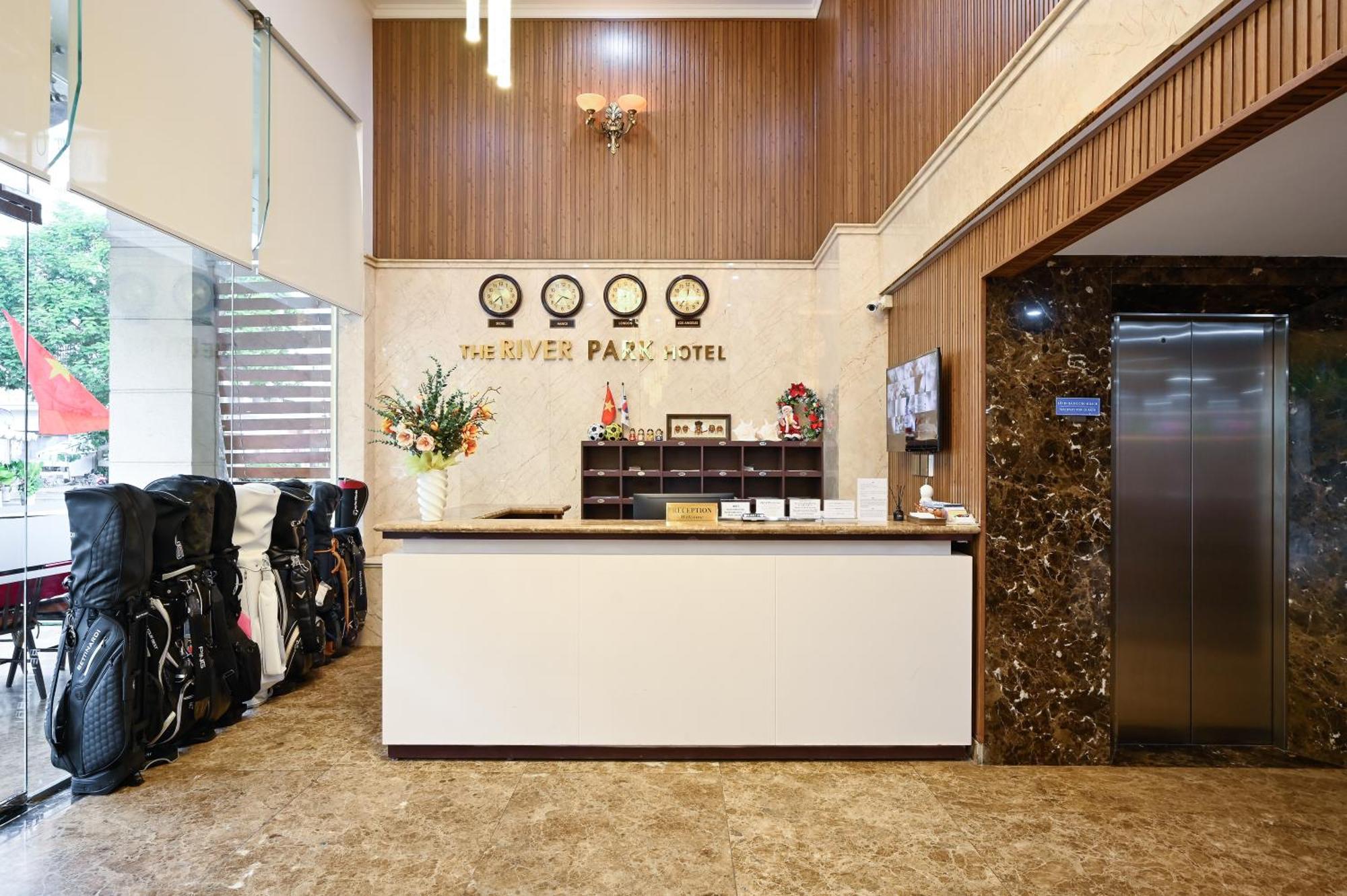 RedDoorz PremiumThe River Park Hotel Ho-Chi-Minh-Stadt Exterior foto